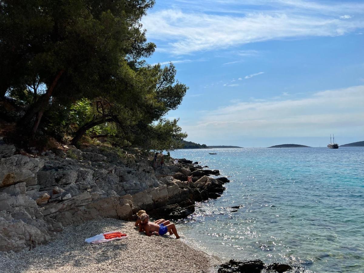 Luxury Beachfront Villa Carlisa Čiovo エクステリア 写真