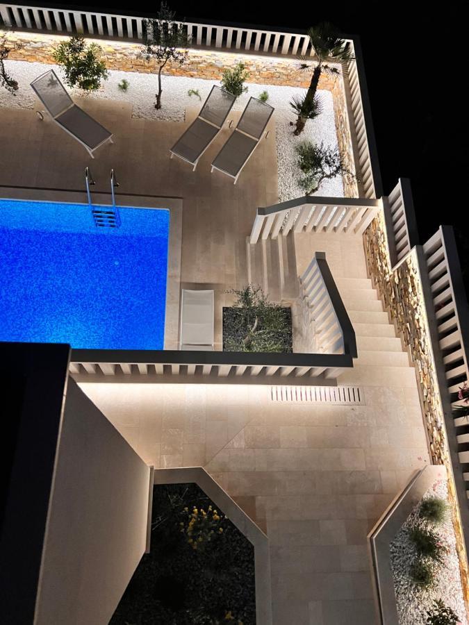 Luxury Beachfront Villa Carlisa Čiovo エクステリア 写真