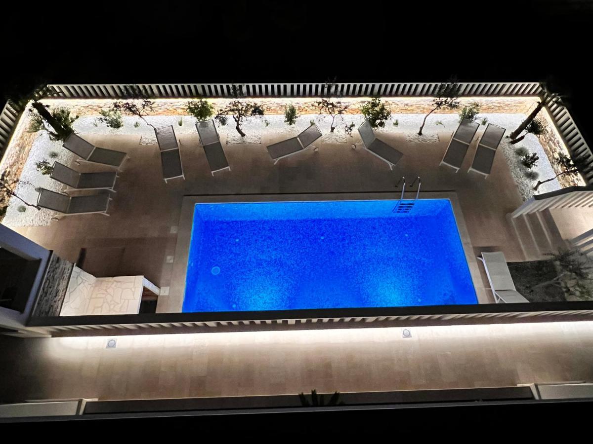 Luxury Beachfront Villa Carlisa Čiovo エクステリア 写真
