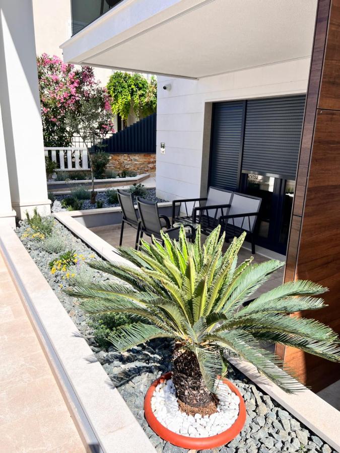 Luxury Beachfront Villa Carlisa Čiovo エクステリア 写真