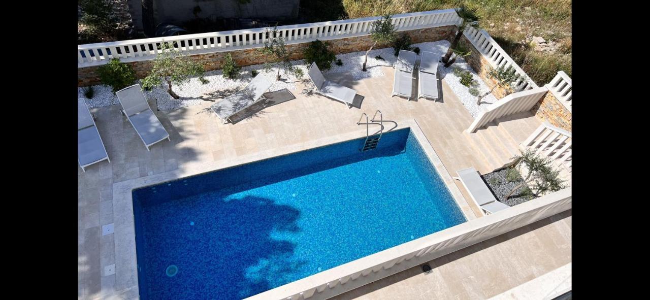 Luxury Beachfront Villa Carlisa Čiovo エクステリア 写真