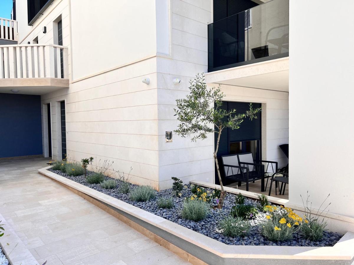 Luxury Beachfront Villa Carlisa Čiovo エクステリア 写真