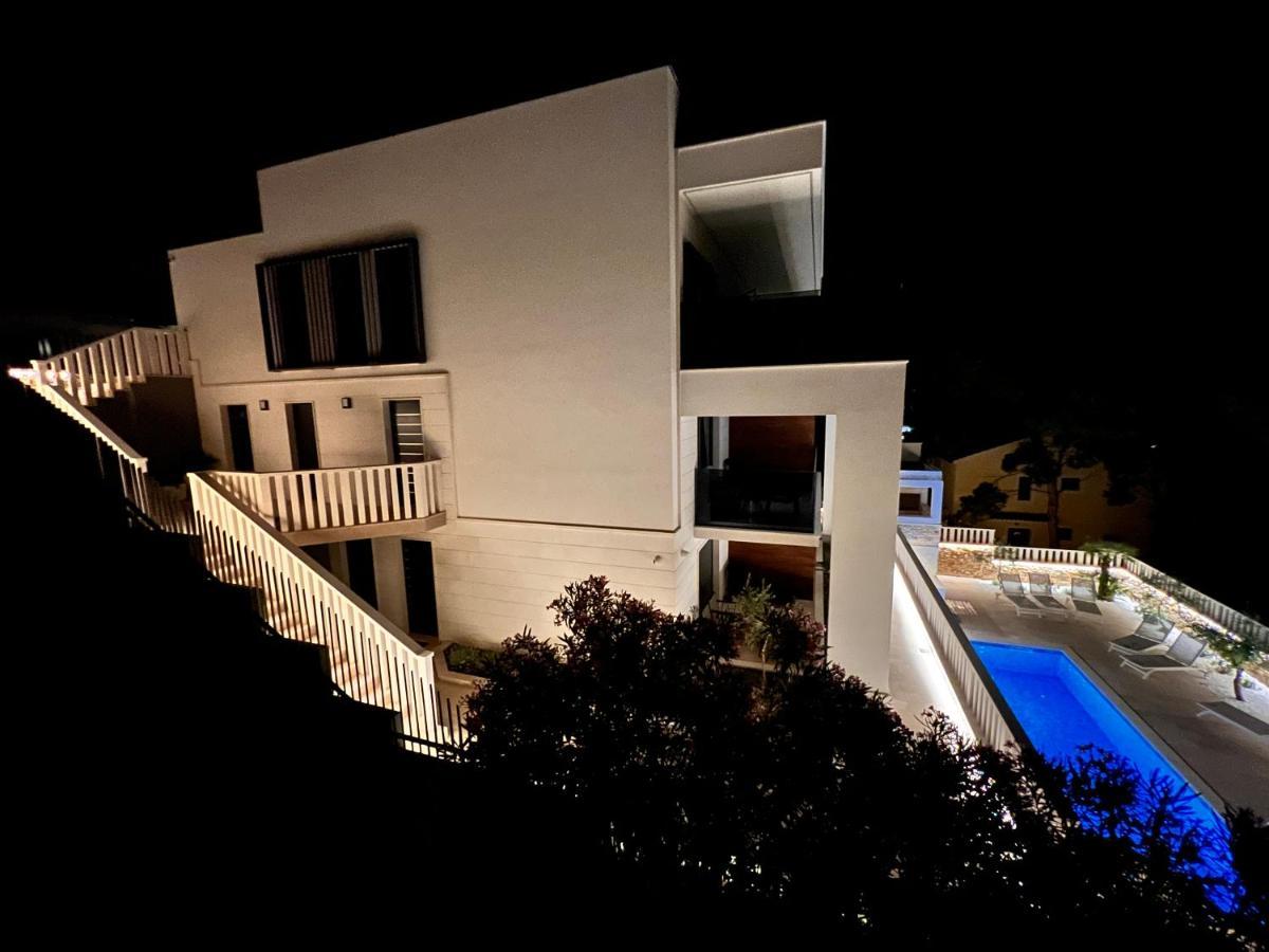Luxury Beachfront Villa Carlisa Čiovo エクステリア 写真